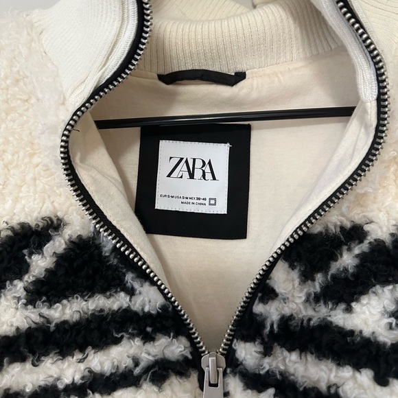 Zara Sweatshirt With Zipper - Picture 2 of 2